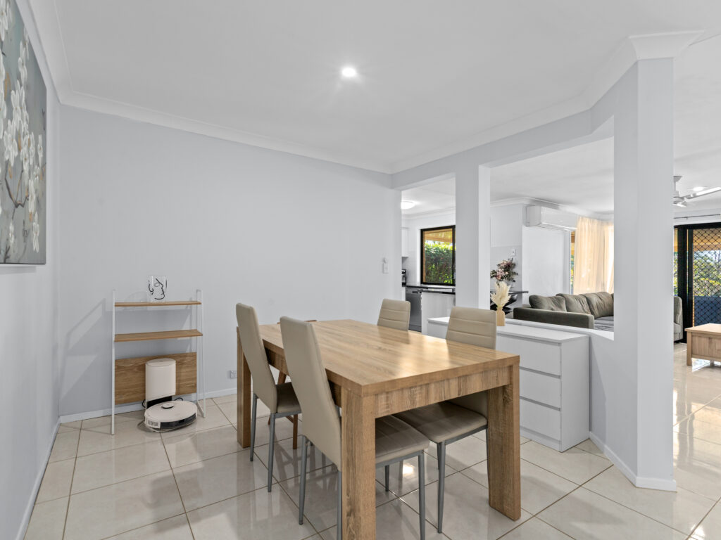 10 Willowtree Drive, Flinders View, QLD 4305