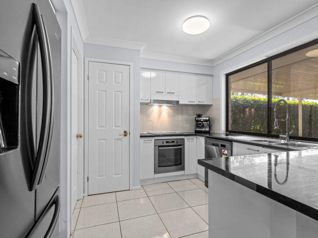 10 Willowtree Drive, Flinders View, QLD 4305