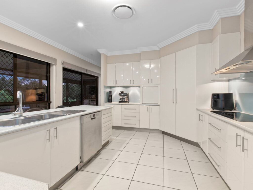 15 Kyle Close, Placid Hills, QLD 4343