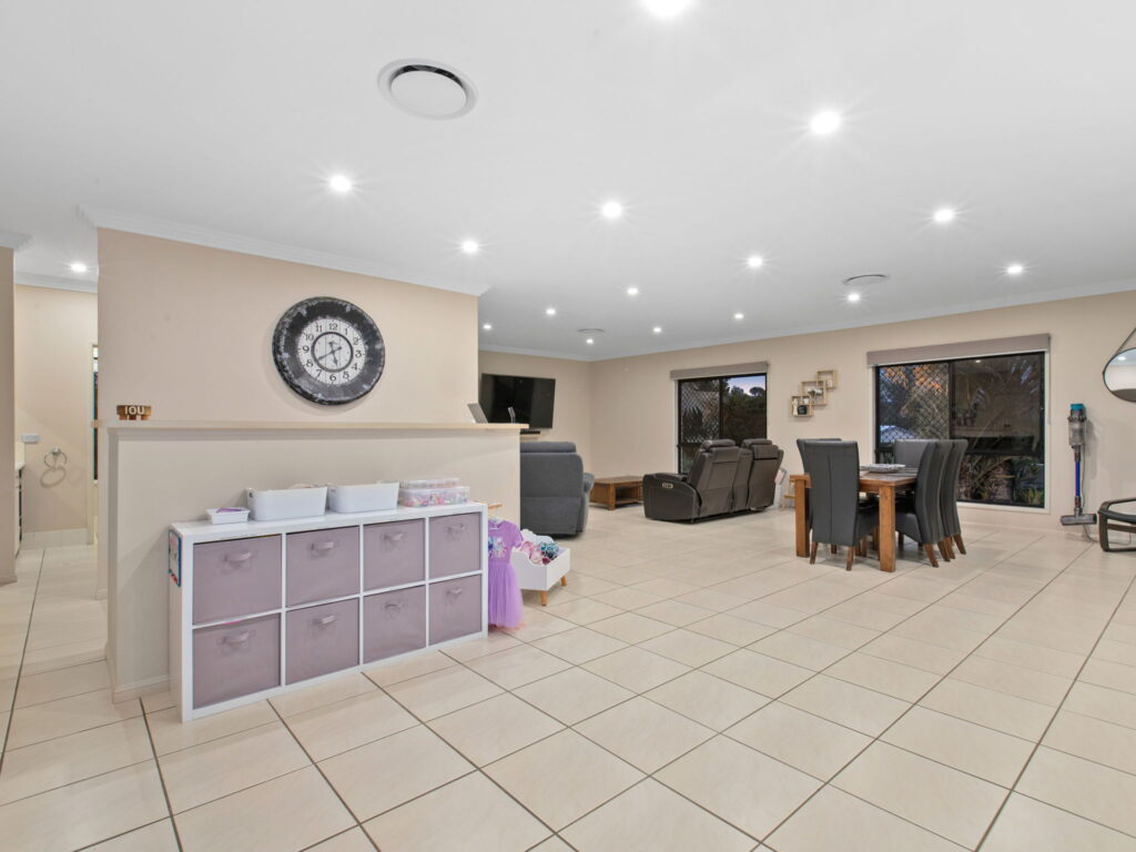 15 Kyle Close, Placid Hills, QLD 4343