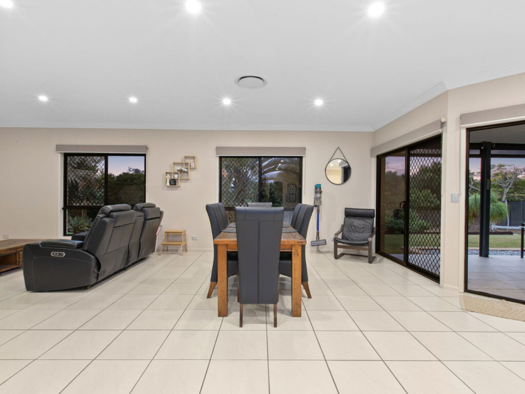 15 Kyle Close, Placid Hills, QLD 4343