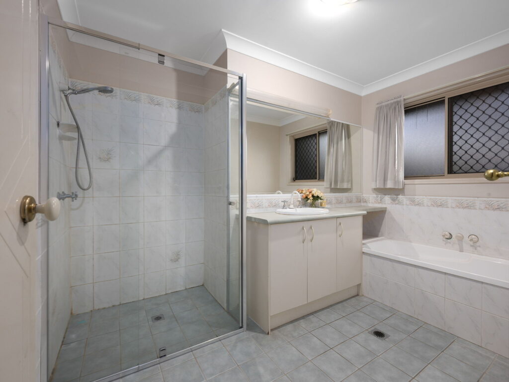9 Claremont Parade, Forest Lake, QLD 4078