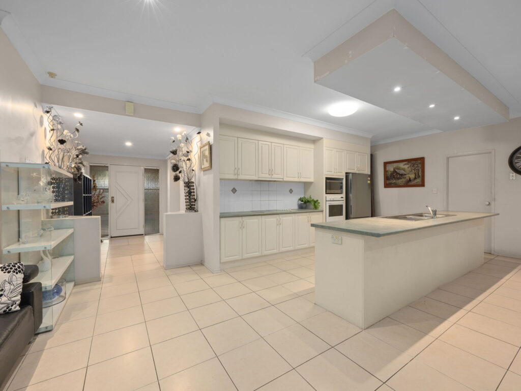 9 Claremont Parade, Forest Lake, QLD 4078
