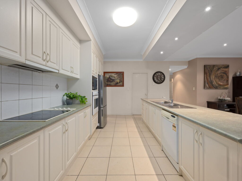 9 Claremont Parade, Forest Lake, QLD 4078