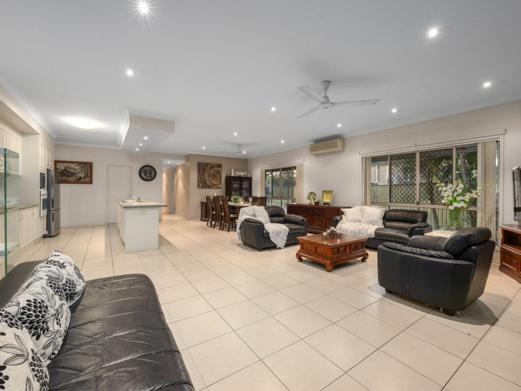 9 Claremont Parade, Forest Lake, QLD 4078