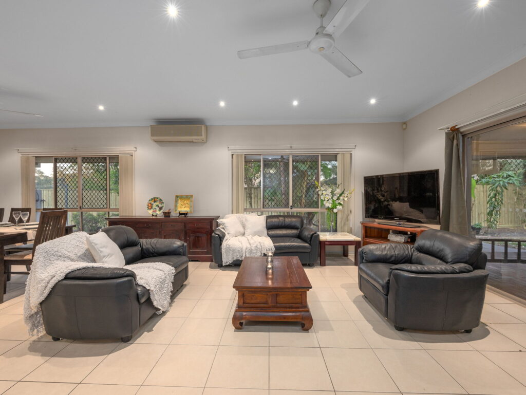 9 Claremont Parade, Forest Lake, QLD 4078