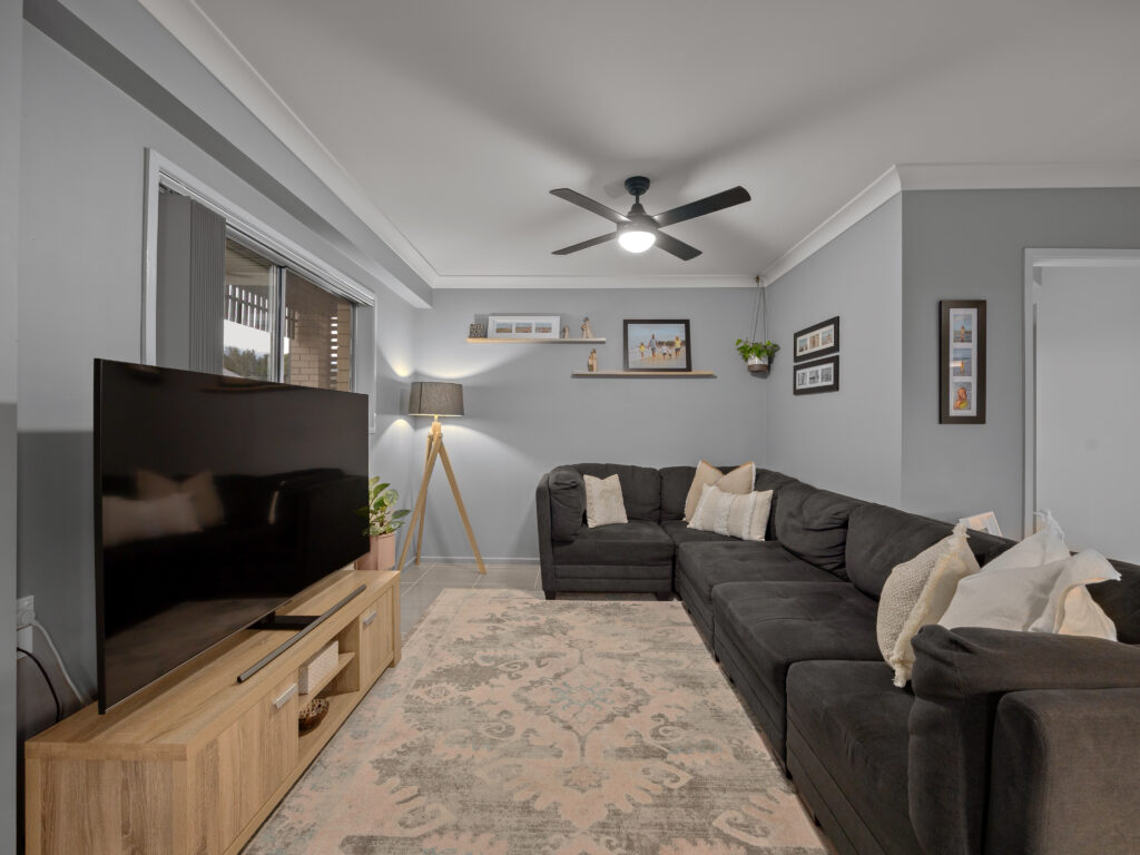 17 Mary Street, Flinders View, QLD 4305