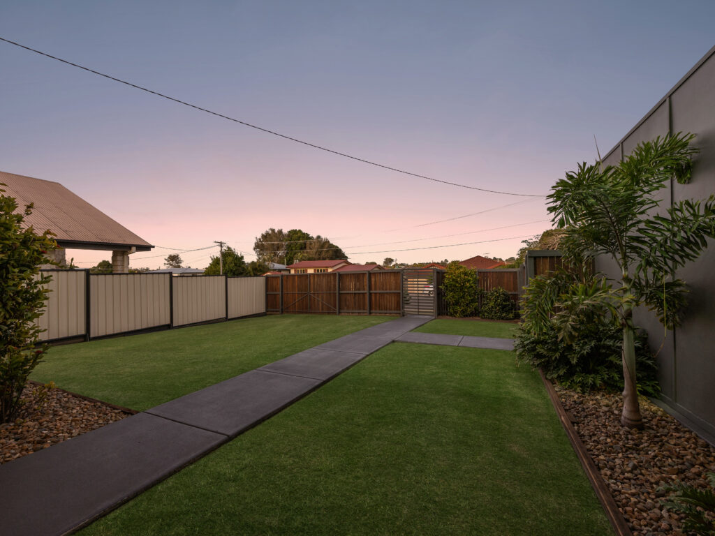 17 Mary Street, Flinders View, QLD 4305