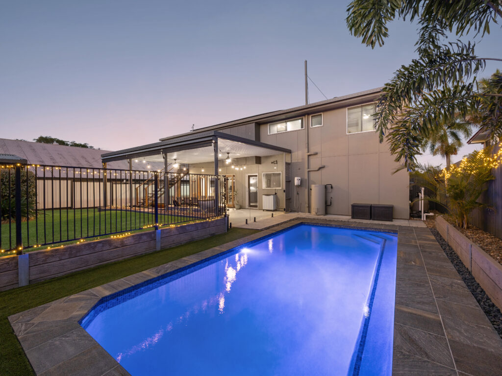 17 Mary Street, Flinders View, QLD 4305