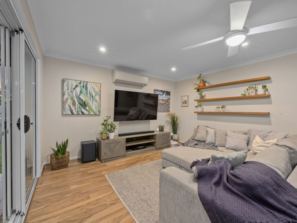 21 Catchlove Crescent, Augustine Heights, QLD 4300