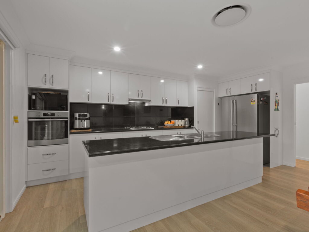 125 Peta Drive, Woodlands, QLD 4343