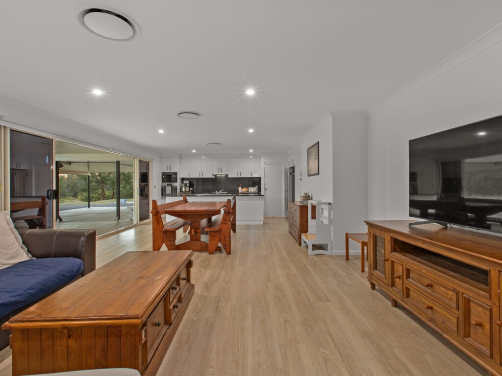 125 Peta Drive, Woodlands, QLD 4343