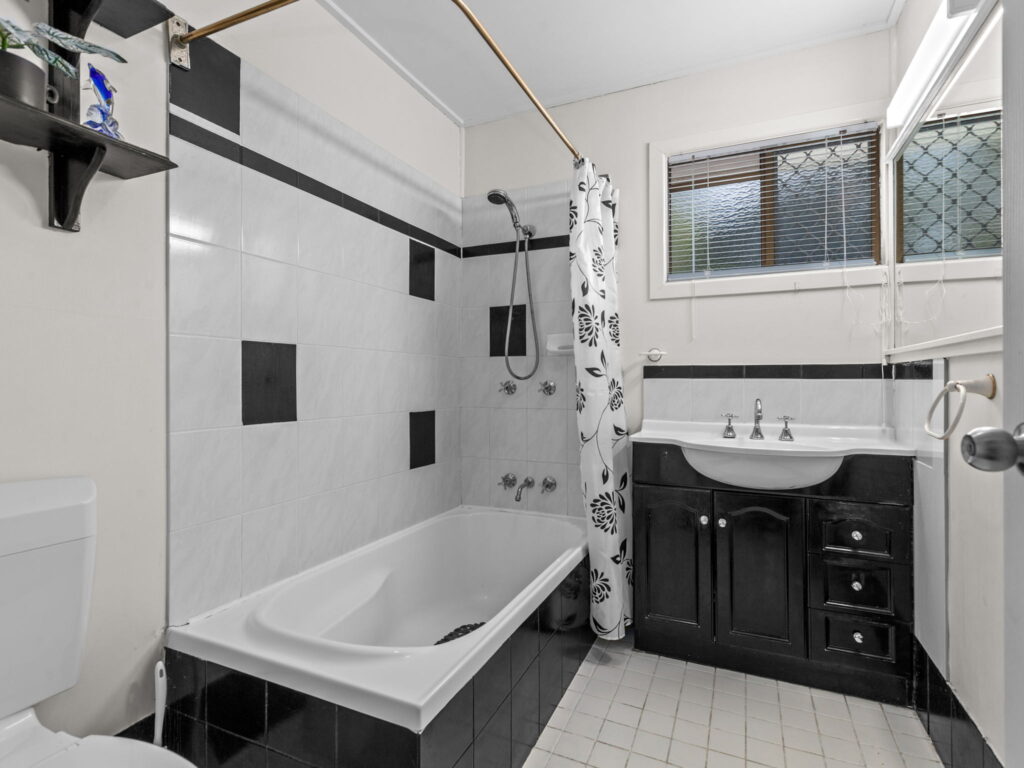 28 Tarcoola Street, East Ipswich, QLD 4305