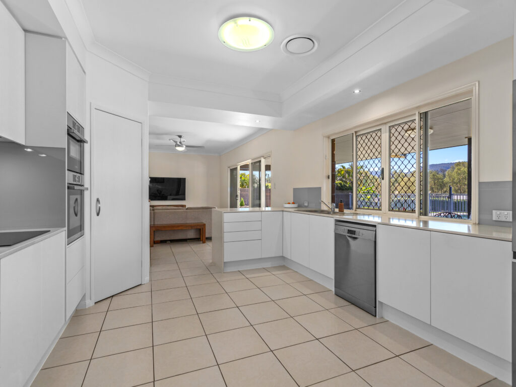 31 Diamantina Circle, Karalee, QLD 4306