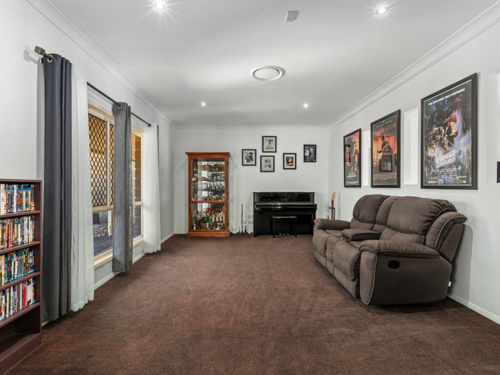 31 Diamantina Circle, Karalee, QLD 4306