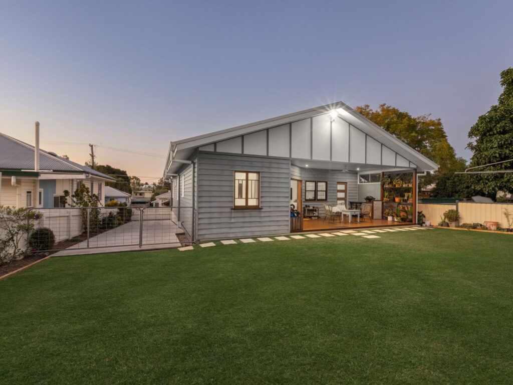 181 Glebe Road, Silkstone QLD 4304