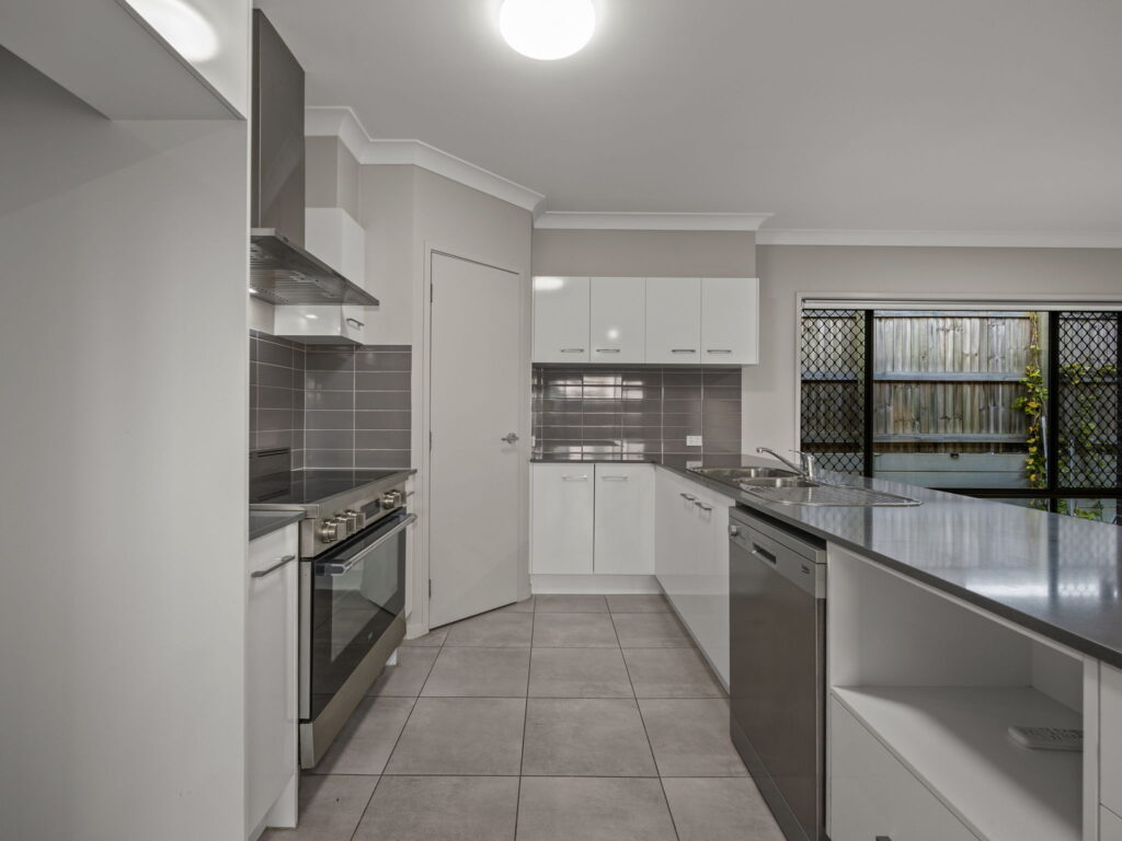 68 Pintail Circuit, Deebing Heights, QLD 4306