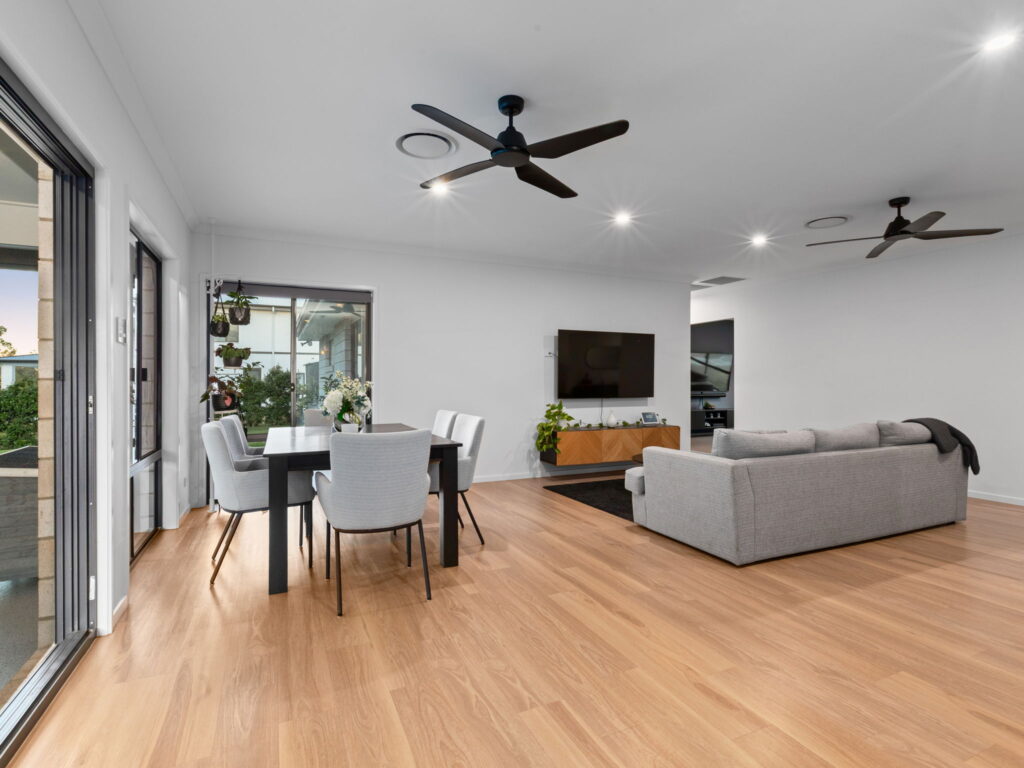 5 Hideaway Place, Karalee, QLD 4306