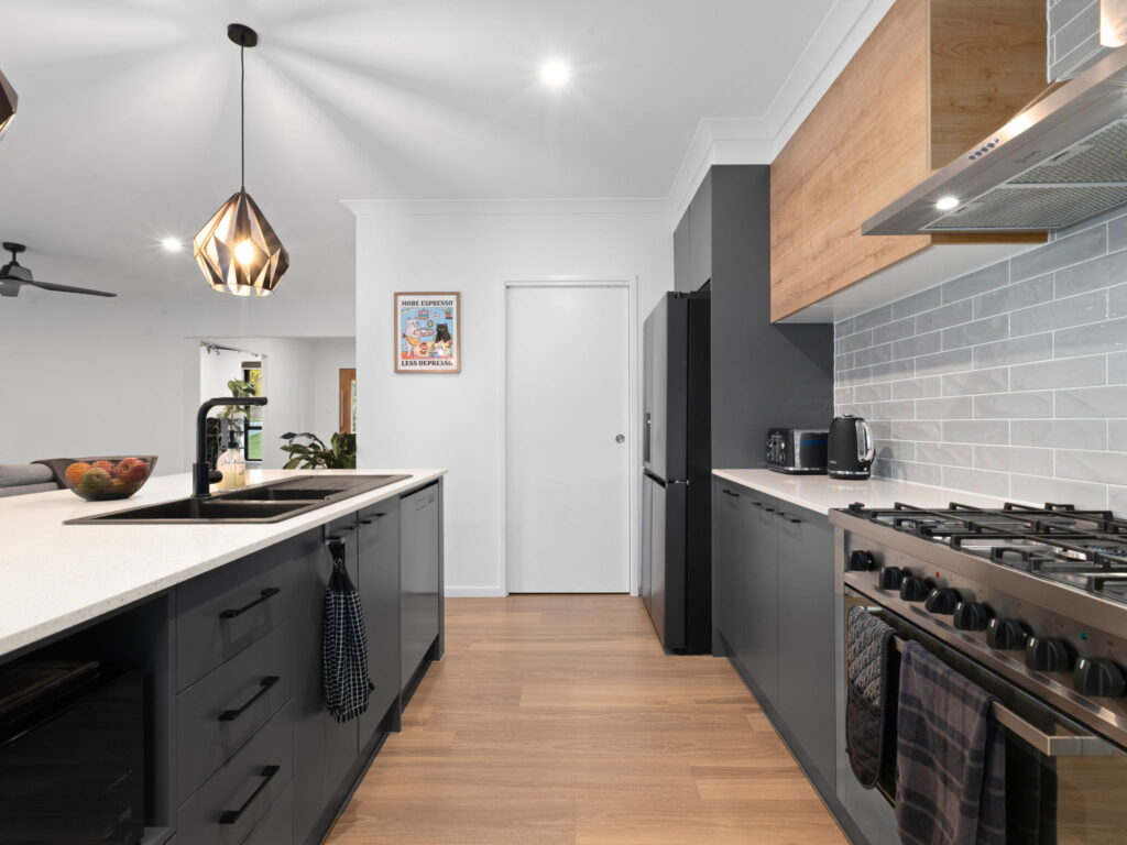 5 Hideaway Place, Karalee, QLD 4306