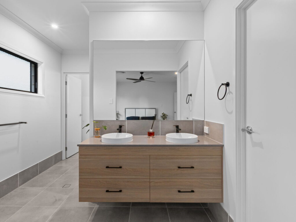 5 Hideaway Place, Karalee, QLD 4306