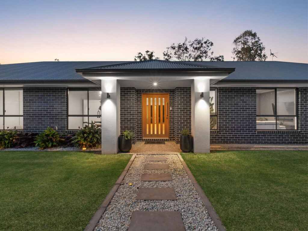 5 Hideaway Place, Karalee, QLD 4306
