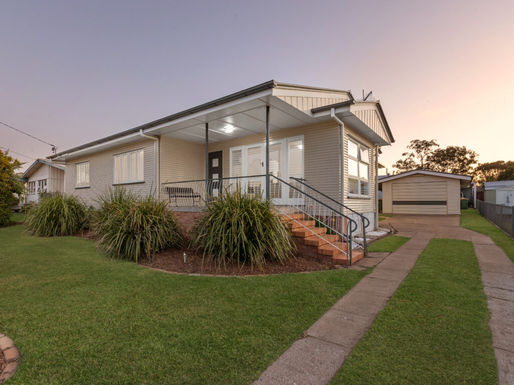 15 Grenadier Circle, Ebbw Vale, QLD 4304