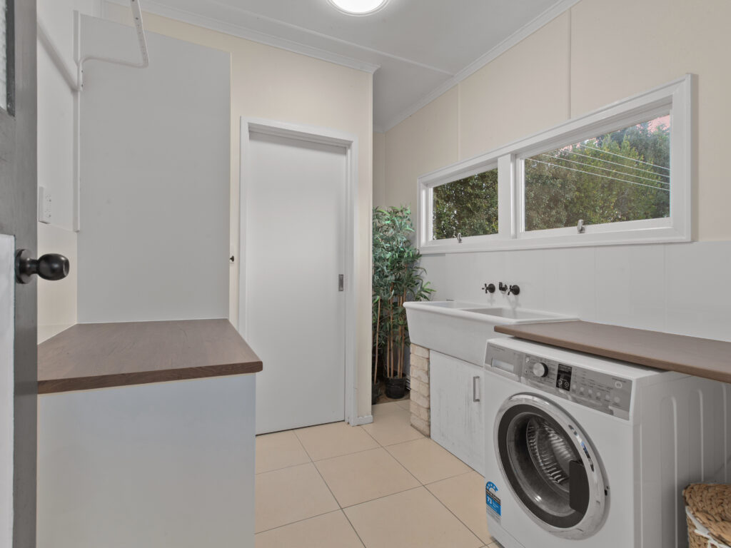 15 Grenadier Circle, Ebbw Vale, QLD 4304