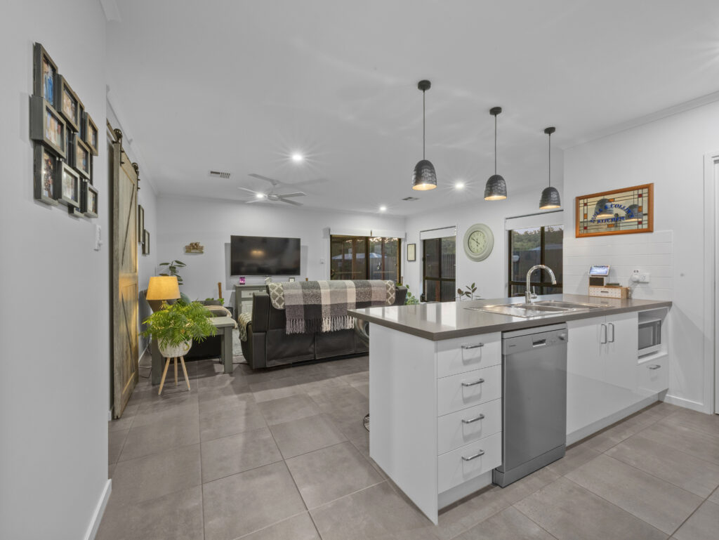 110 Panorama Drive, Springfield, QLD 4300