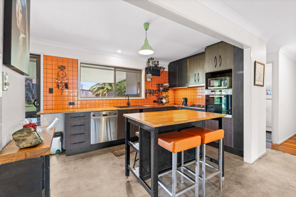 100 Johnston Street, Bellbird Park, QLD 4300