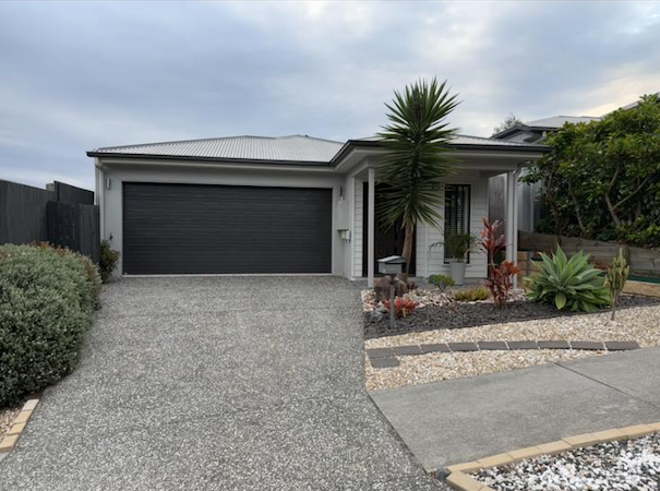 40 Hoist Court, Augustine Heights, QLD 4300
