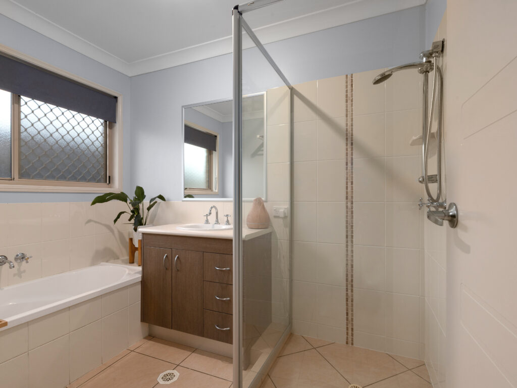 20 Acacia Close, Raceview, QLD 4305