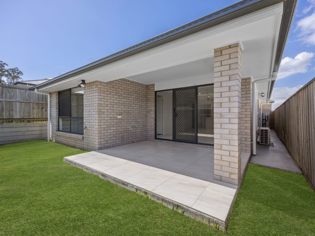 4 Carnelian Street, Collingwood Park, QLD 4301