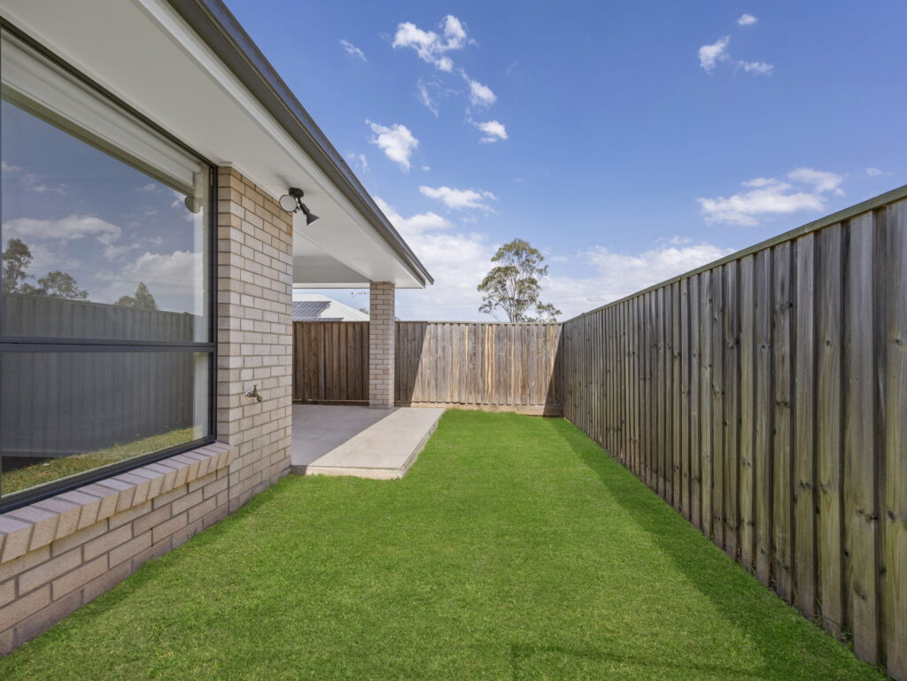 4 Carnelian Street, Collingwood Park, QLD 4301