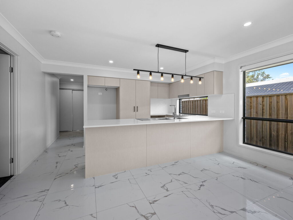 4 Carnelian Street, Collingwood Park, QLD 4301