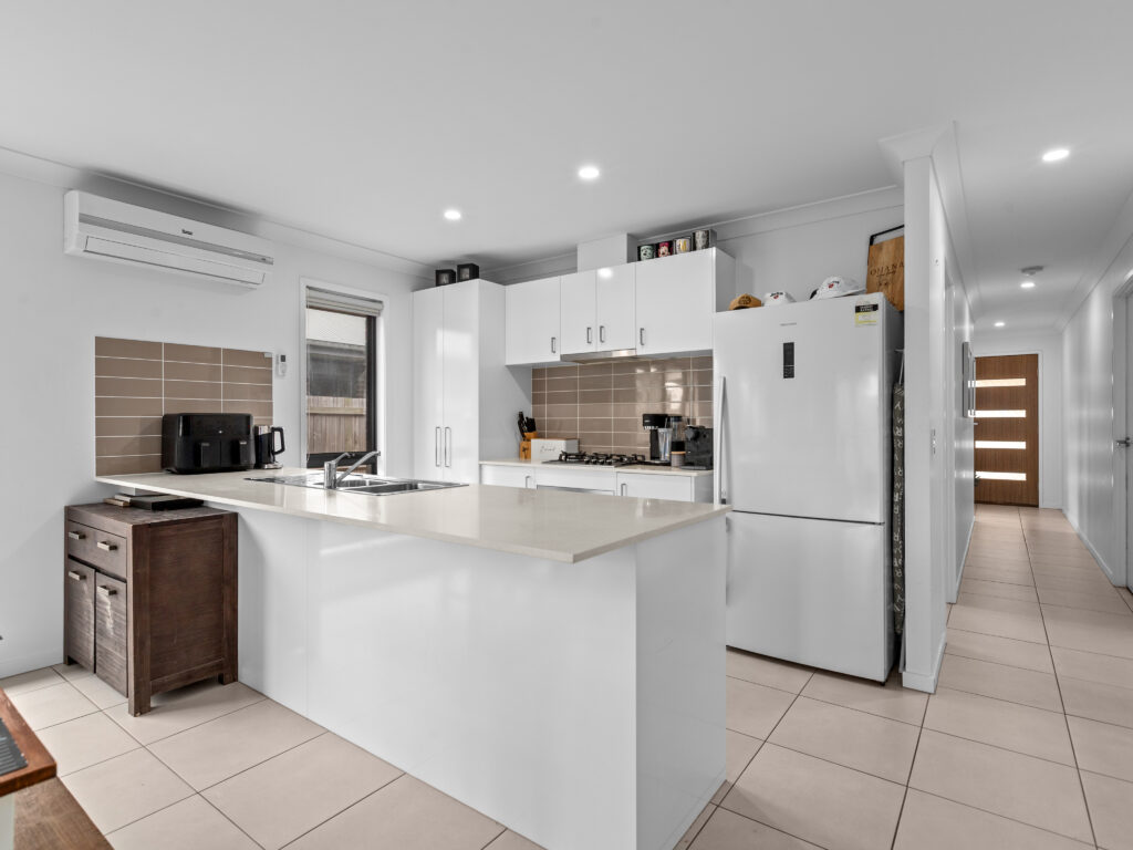 4 Mary Crescent, Rosewood, QLD 4340