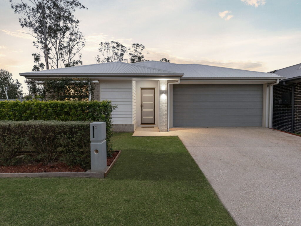 2 John Drive, Collingwood Park, QLD 4301