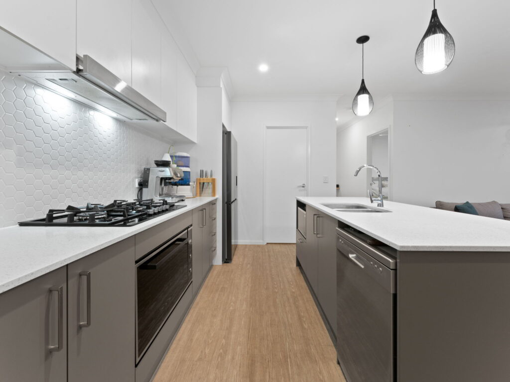 2 John Drive, Collingwood Park, QLD 4301