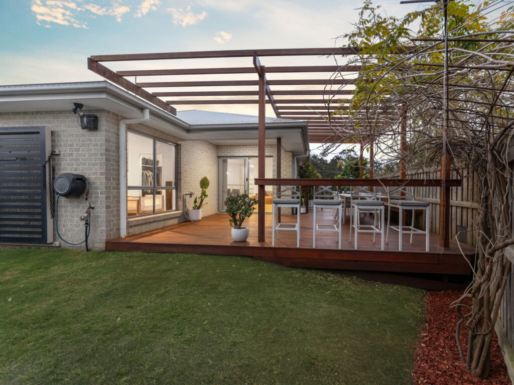 2 John Drive, Collingwood Park, QLD 4301