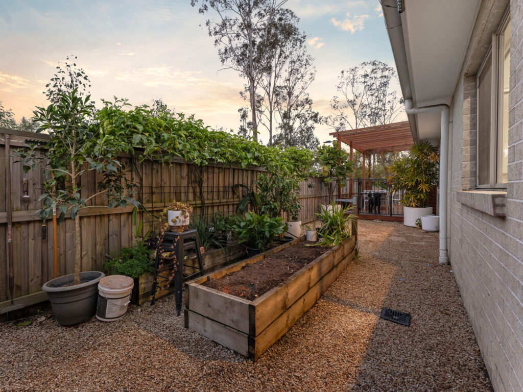 2 John Drive, Collingwood Park, QLD 4301