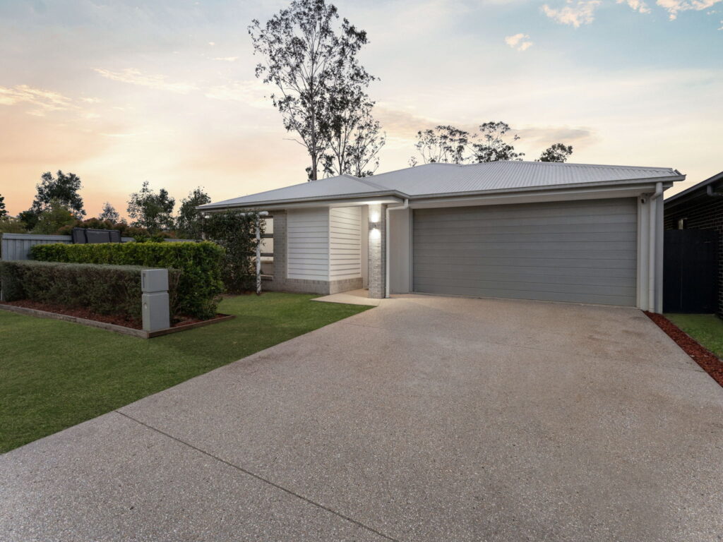 2 John Drive, Collingwood Park, QLD 4301