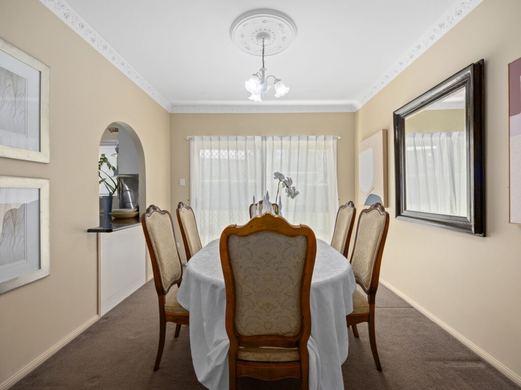 4 Kirkston Place, Pine Mountain QLD 4306