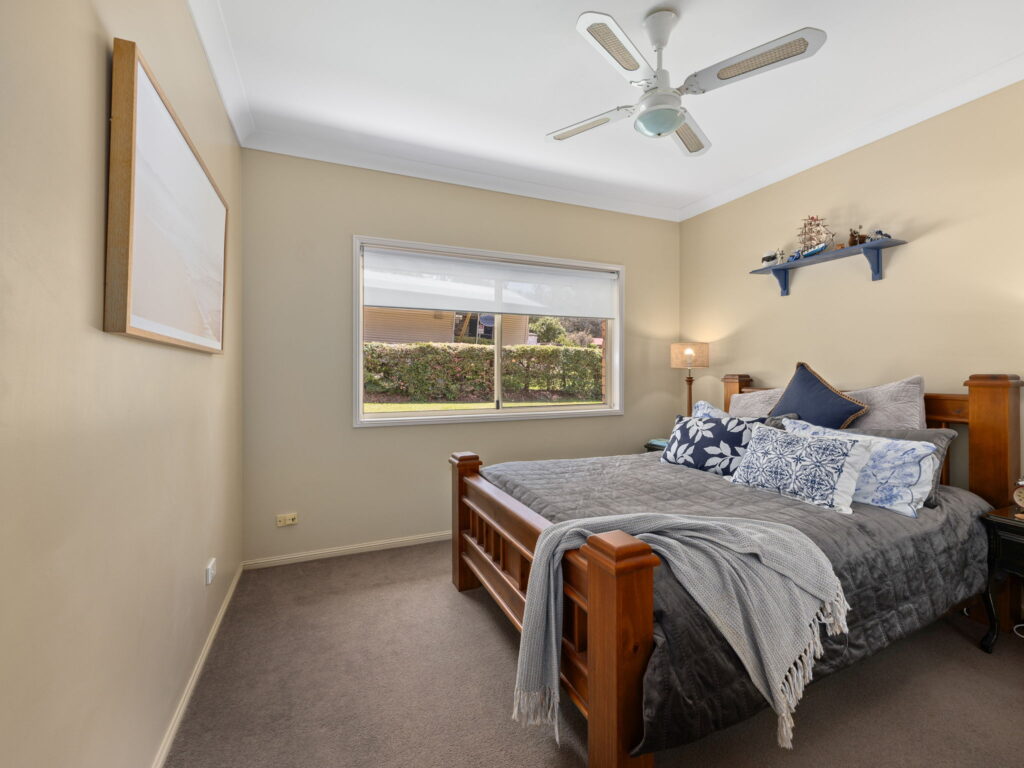 4 Kirkston Place, Pine Mountain QLD 4306