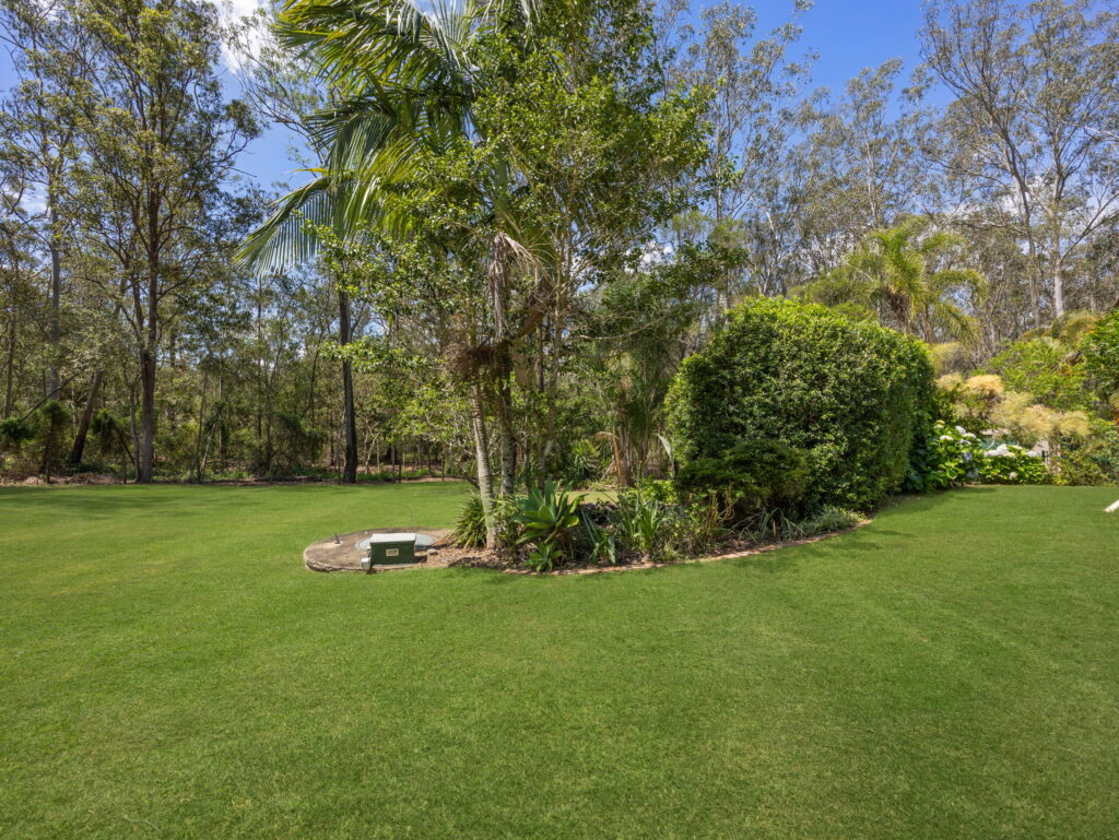 4 Kirkston Place, Pine Mountain QLD 4306