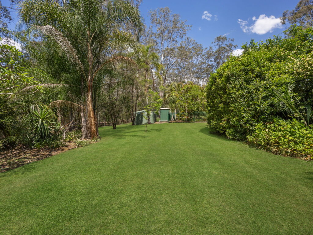4 Kirkston Place, Pine Mountain QLD 4306