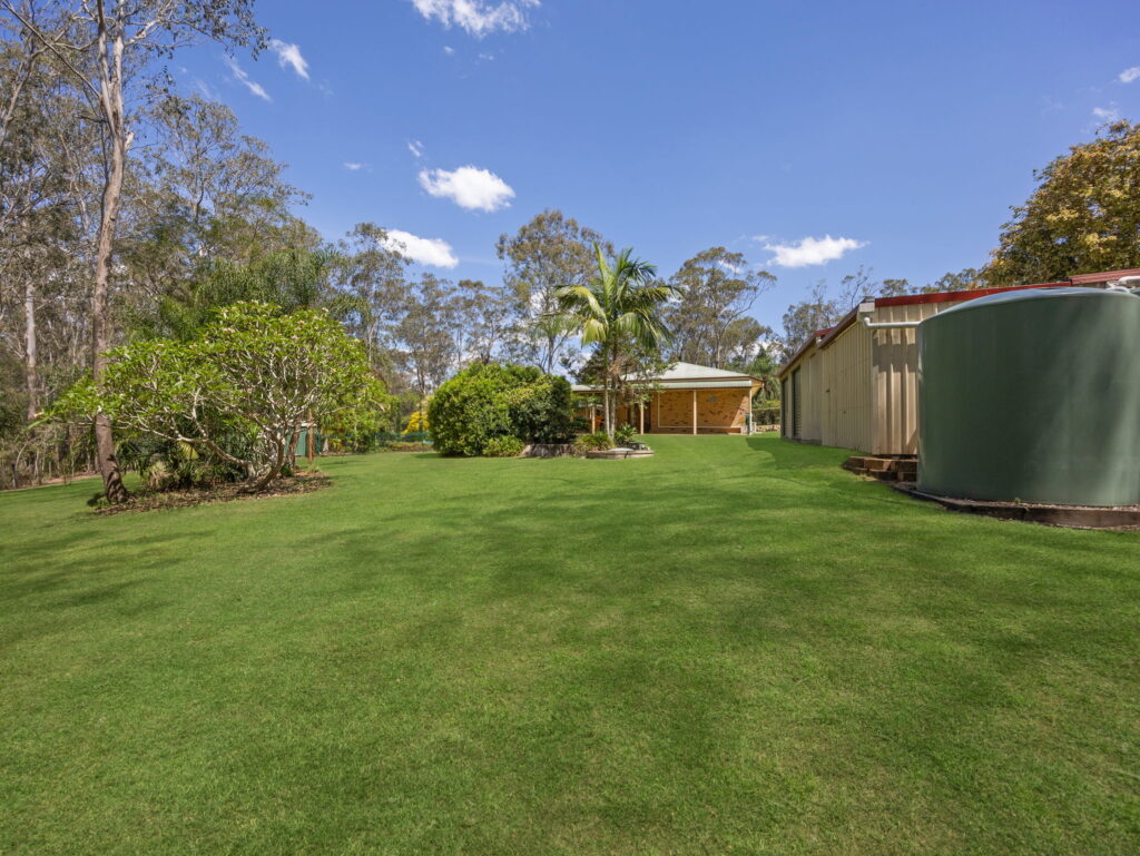 4 Kirkston Place, Pine Mountain QLD 4306