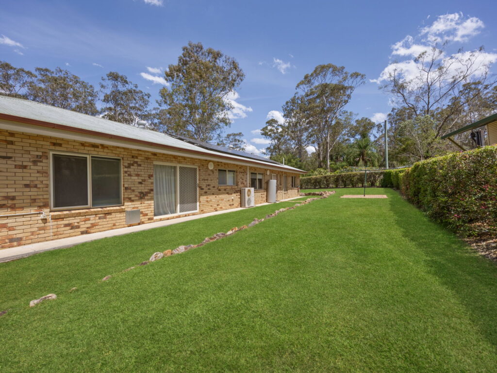 4 Kirkston Place, Pine Mountain QLD 4306