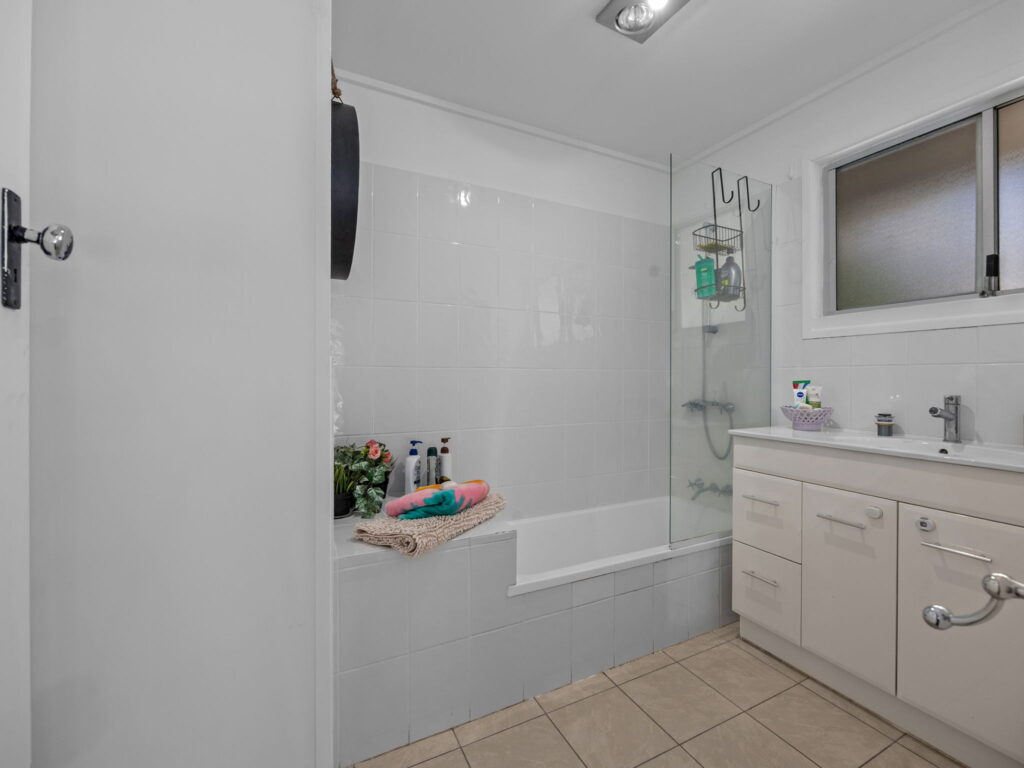 19 Janice Street, Gailes, QLD 4300