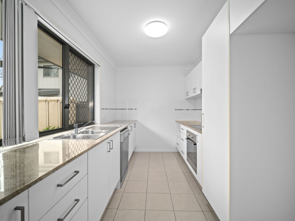 2/24 Christine Street, North Booval, QLD 4304