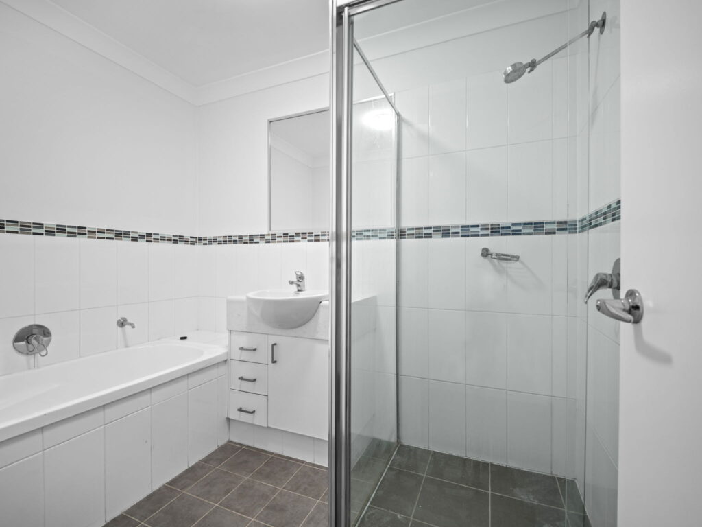 2/24 Christine Street, North Booval, QLD 4304
