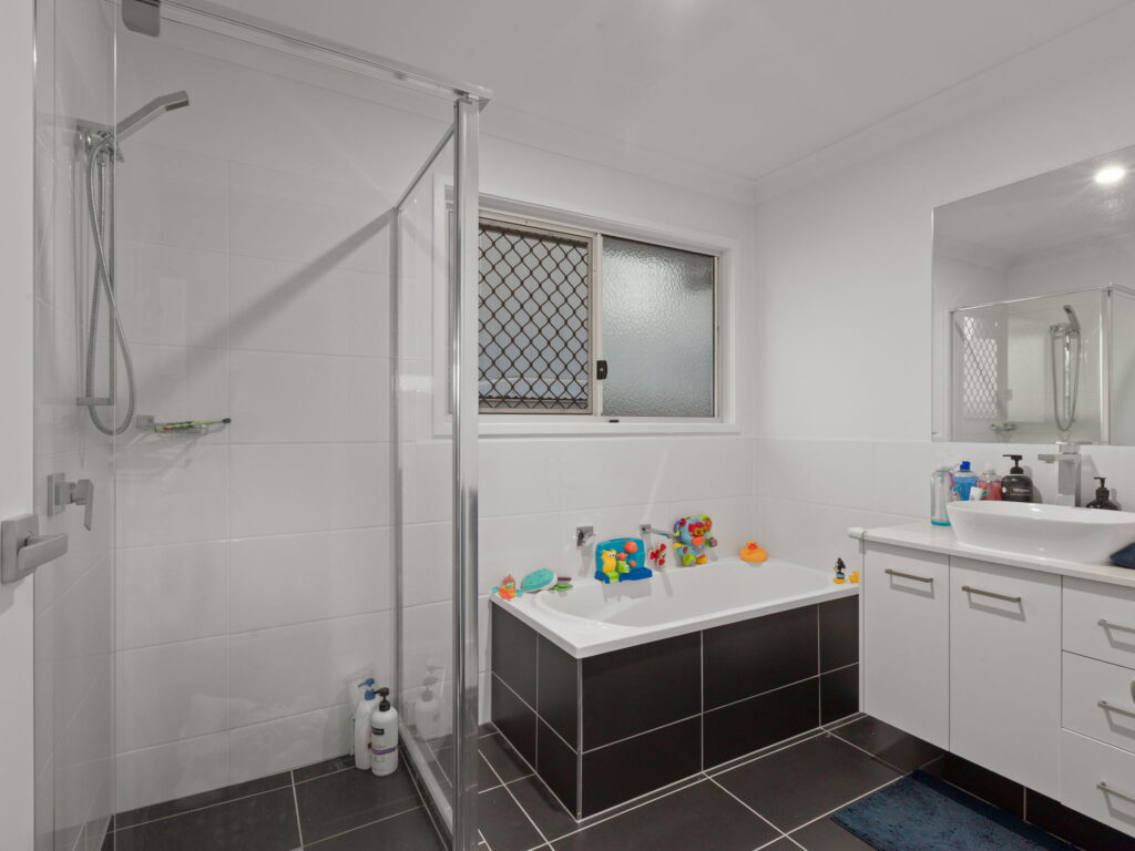 16 Aurora Street, Spring Mountain, QLD 4300